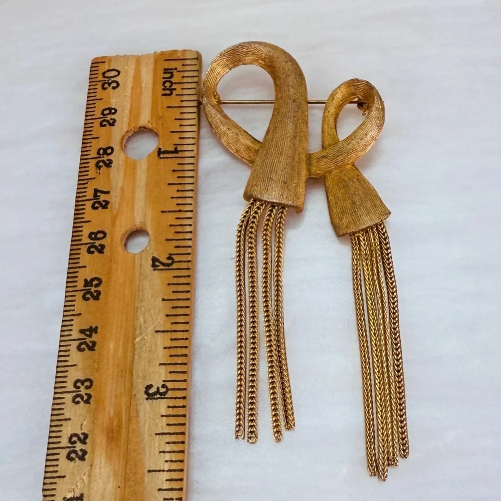 Vintage Gold Tone Double Bow Tassel Chain Brooch Textured Statement Pin